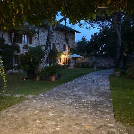 B&B La Casa Del Sole Manzano ภายนอก รูปภาพ