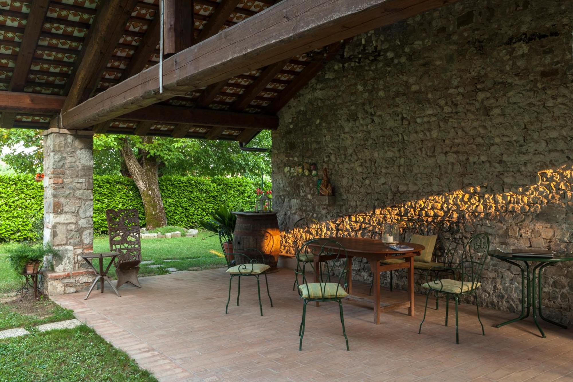 B&B La Casa Del Sole Manzano ภายนอก รูปภาพ