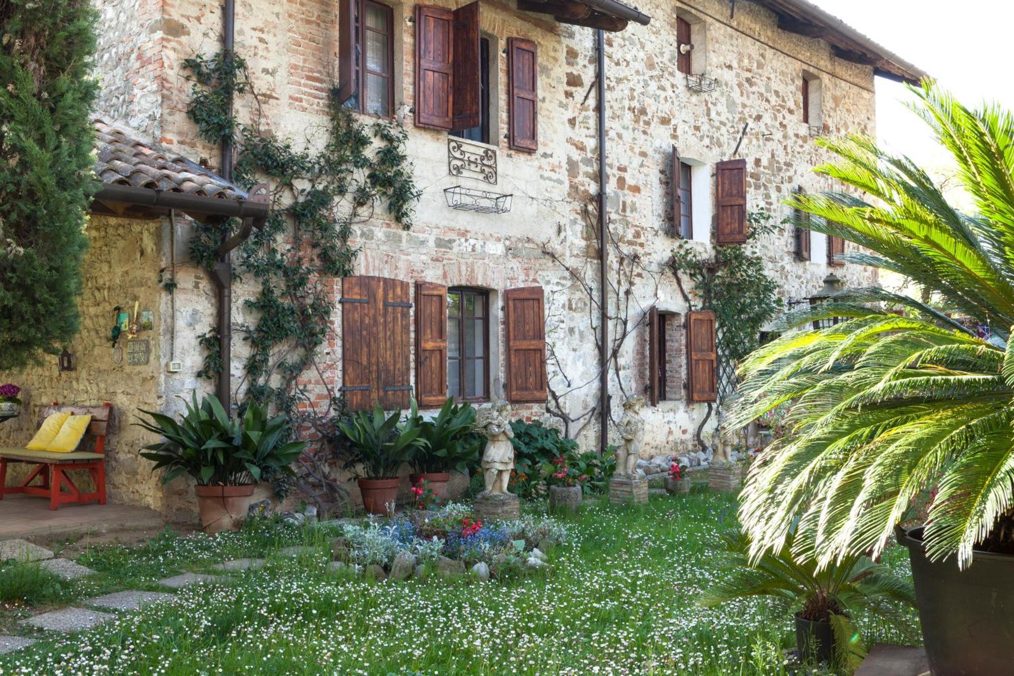 B&B La Casa Del Sole Manzano ภายนอก รูปภาพ