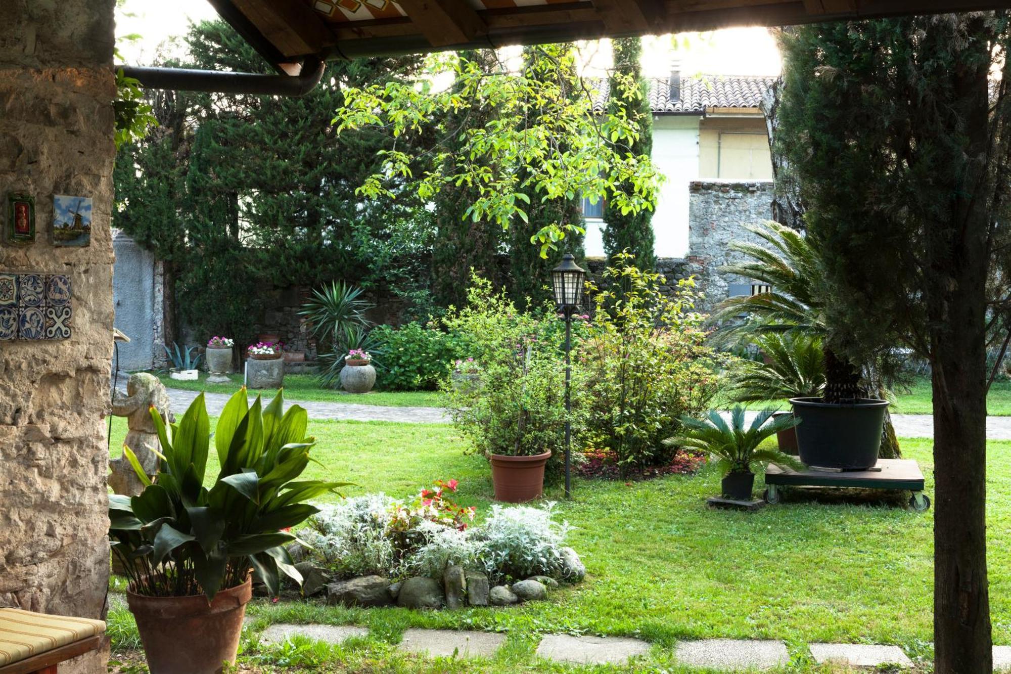 B&B La Casa Del Sole Manzano ภายนอก รูปภาพ