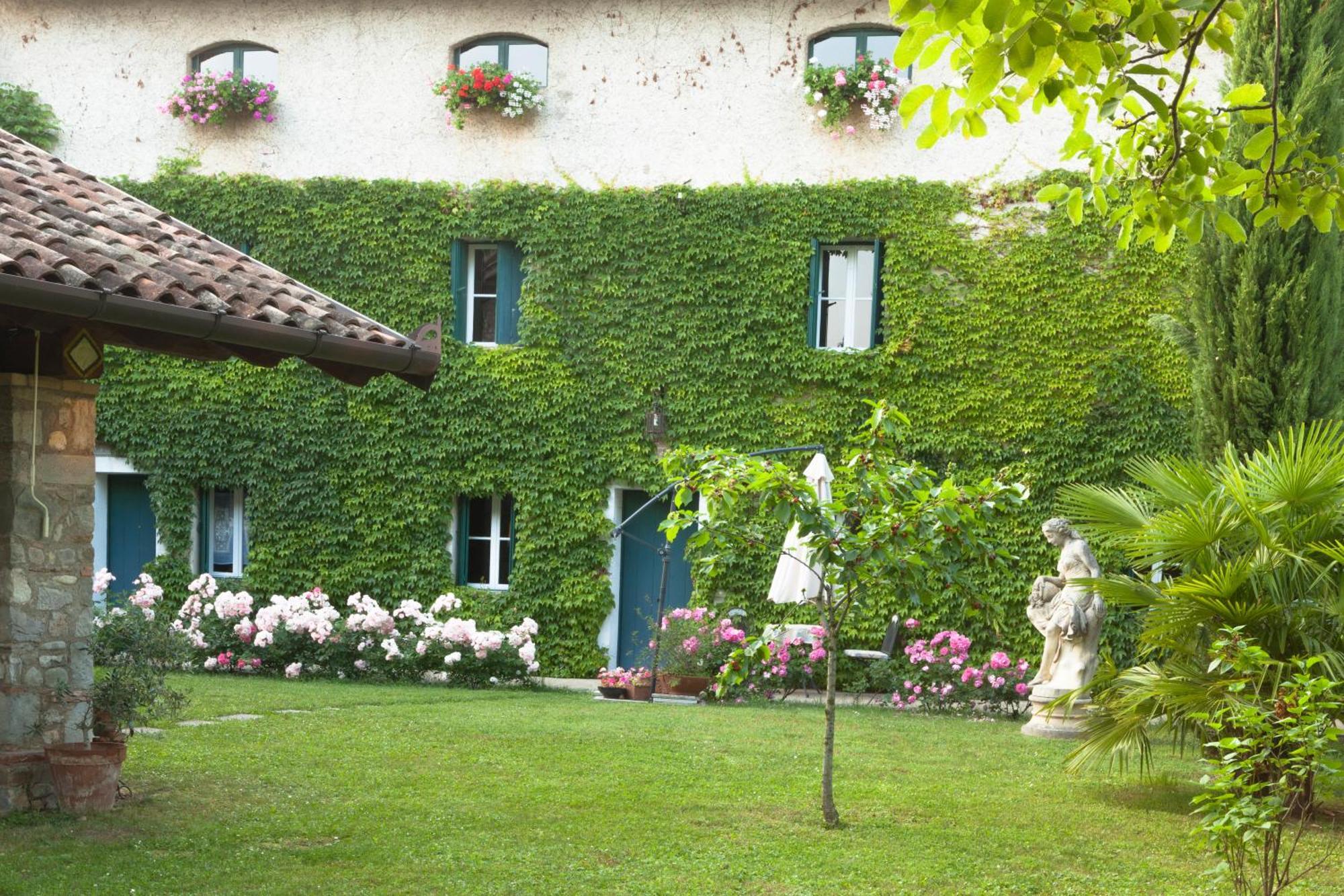 B&B La Casa Del Sole Manzano ภายนอก รูปภาพ
