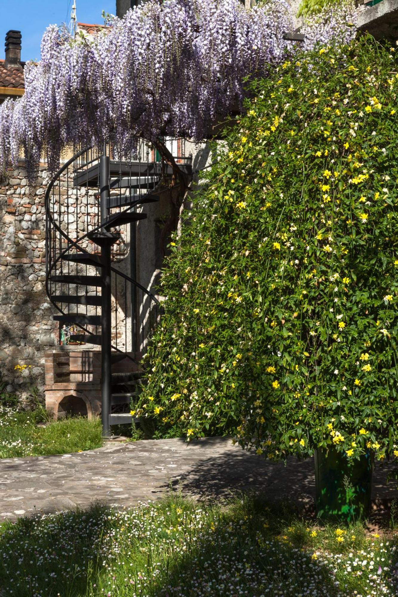 B&B La Casa Del Sole Manzano ภายนอก รูปภาพ