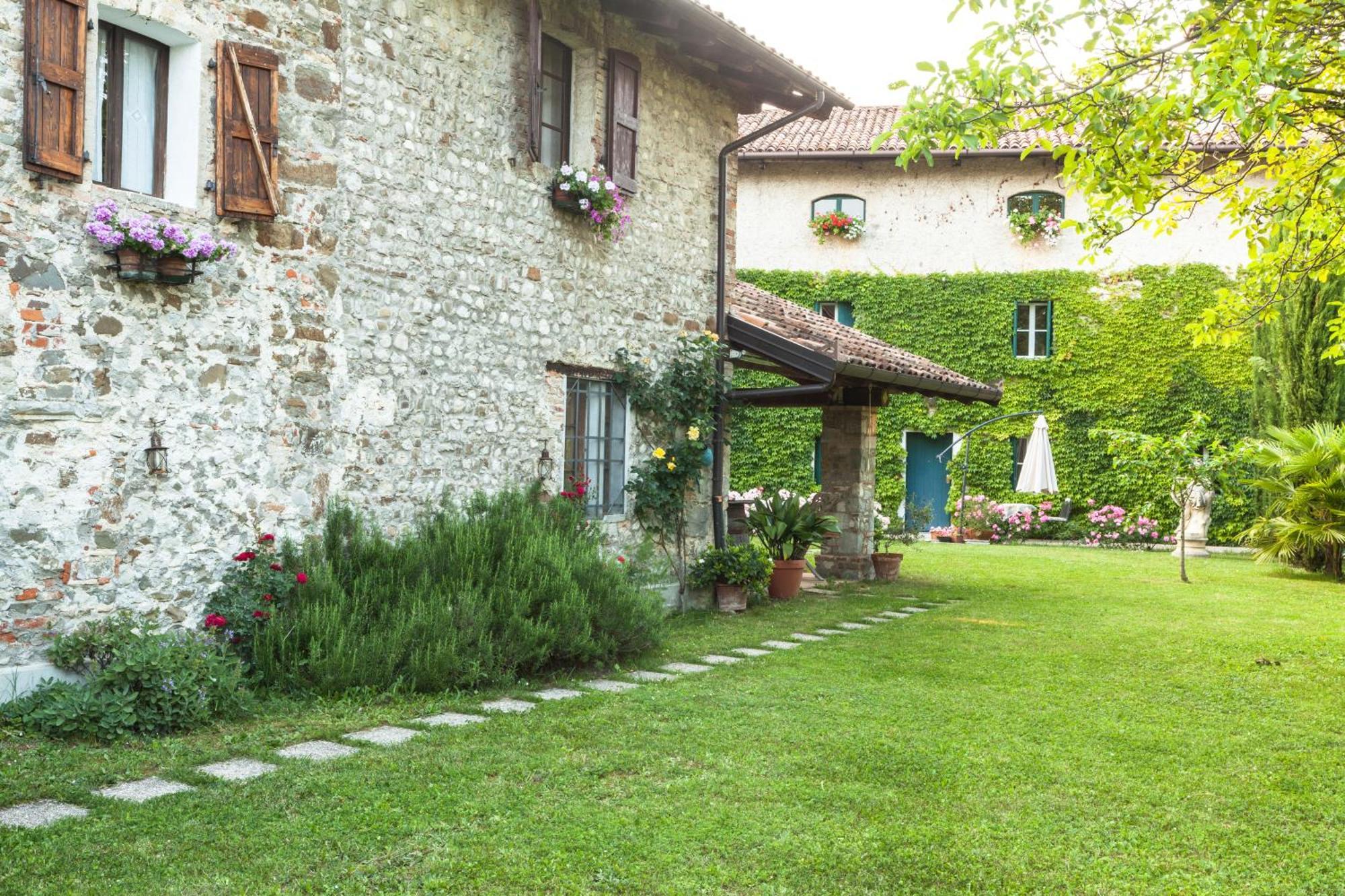 B&B La Casa Del Sole Manzano ภายนอก รูปภาพ